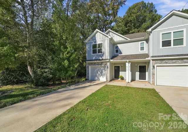 Photo 2 of Townhouse for sale at 4715 Crestmont Dr, Charlotte, NC 28205 | MLS# 4436619 | Listing updated on 2026-10-28