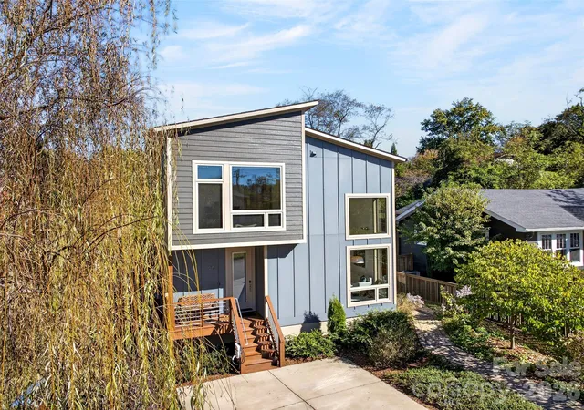 Photo 1 of Single family home for sale at 70 Garden Cir, Asheville, NC 28806 | MLS# 4436631 | Listing updated on 2026-10-29