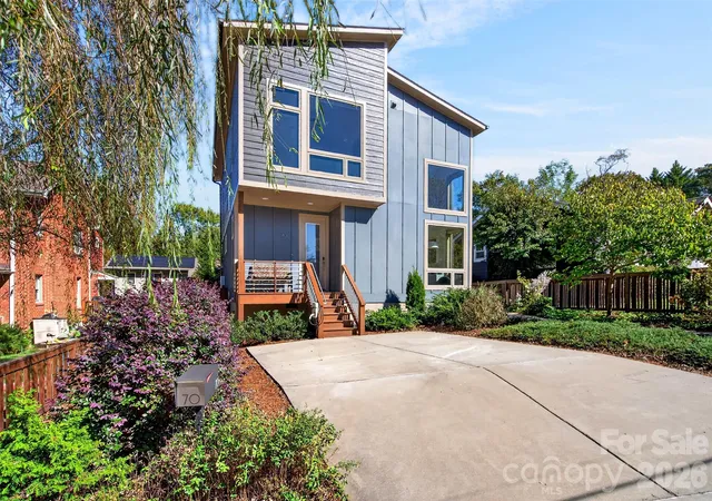 Photo 3 of Single family home for sale at 70 Garden Cir, Asheville, NC 28806 | MLS# 4436631 | Listing updated on 2026-10-29