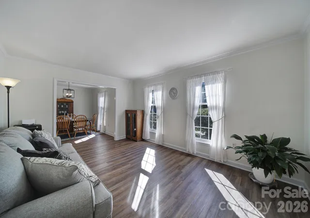 Photo 2 of Single family home for sale at 2004 Glouchester Cir, Charlotte, NC 28226 | MLS# 4436632 | Listing updated on 2026-10-28