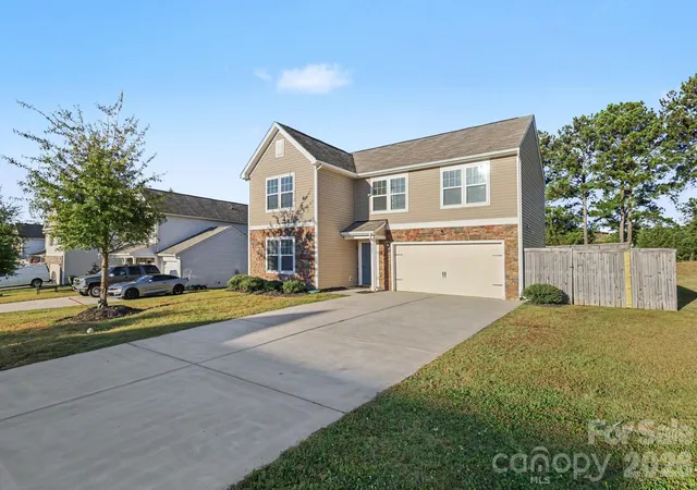 Photo 2 of Single family home for sale at 229 Austen Lakes Dr, York, SC 29745 | MLS# 4436634 | Listing updated on 2026-10-26