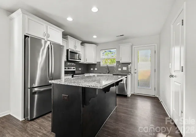 Photo 4 of Single family home for sale at 229 Austen Lakes Dr, York, SC 29745 | MLS# 4436634 | Listing updated on 2026-10-26