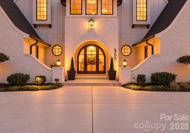 Photo 2 of Mansion for sale at 900 Jefferson Dr, Charlotte, NC 28270 | MLS# 4436637 | Listing updated on 2026-10-23