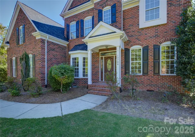 Photo 1 of Single family home for sale at 13700 Glen Abbey Dr, Charlotte, NC 28278 | MLS# 4436644 | Listing updated on 2026-10-29