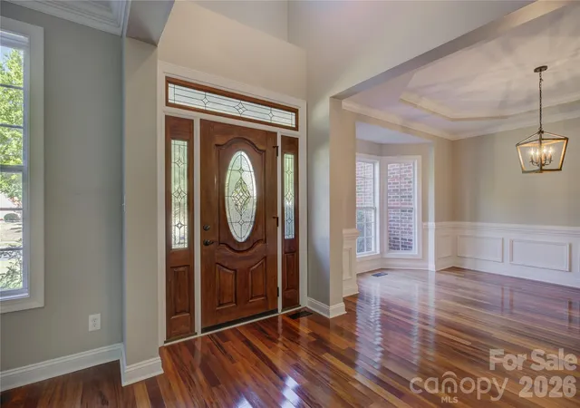 Photo 2 of Single family home for sale at 13700 Glen Abbey Dr, Charlotte, NC 28278 | MLS# 4436644 | Listing updated on 2026-10-29