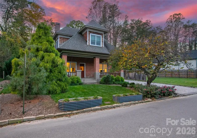 Photo 1 of Single family home for sale at 71 King St, Brevard, NC 28712 | MLS# 4436660 | Listing updated on 2026-10-28