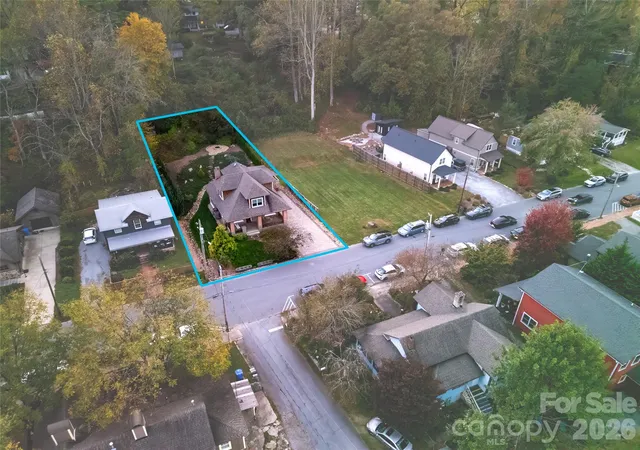 Photo 4 of Single family home for sale at 71 King St, Brevard, NC 28712 | MLS# 4436660 | Listing updated on 2026-10-28