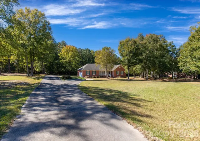 Photo 2 of Single family home for sale at 2934 Cane Ml Rd, Lancaster, SC 29720 | MLS# 4436683 | Listing updated on 2026-10-28