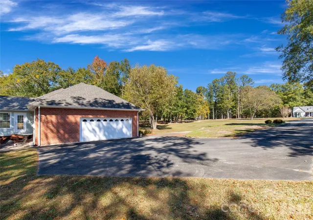 Photo 4 of Single family home for sale at 2934 Cane Ml Rd, Lancaster, SC 29720 | MLS# 4436683 | Listing updated on 2026-10-28