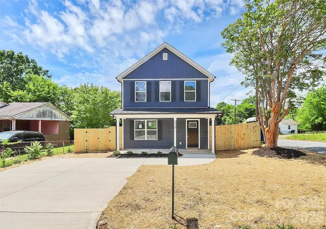 Single family home for sale at 18 4th Avenue, Hickory, NC 28602 | MLS# 4436695