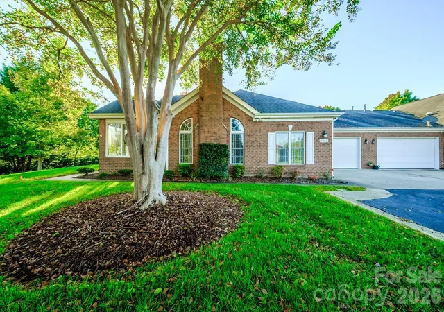 Photo 2 of Condo for sale at 8562 Highland Glen Dr, Charlotte, NC 28269 | MLS# 4436697 | Listing updated on 2026-10-26