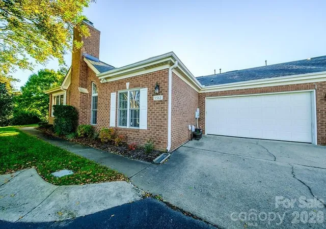 Photo 3 of Condo for sale at 8562 Highland Glen Dr, Charlotte, NC 28269 | MLS# 4436697 | Listing updated on 2026-10-26