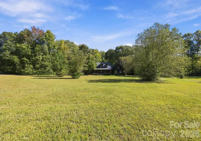 Photo 3 of Single family home for sale at 1130 Beamguard Rd, Clover, SC 29710 | MLS# 4436706 | Listing updated on 2026-10-29