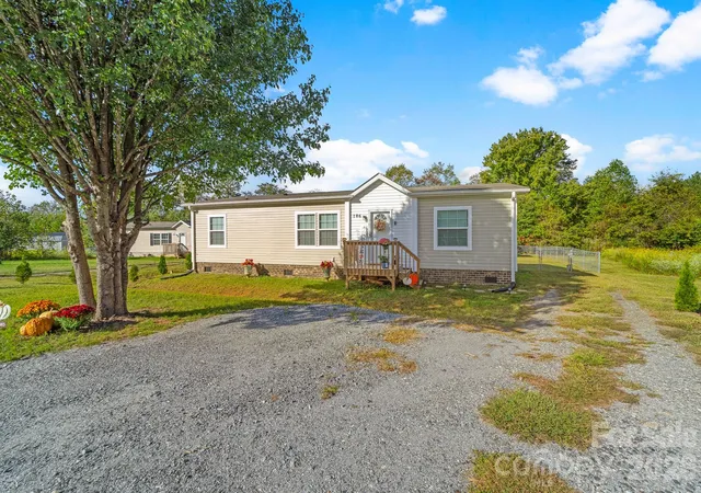 Single family home for sale at 106 Ol Fld Ct, Lawndale, NC 28090 | MLS# 4436709