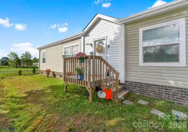 Photo 1 of Single family home for sale at 106 Ol Fld Ct, Lawndale, NC 28090 | MLS# 4436709 | Listing updated on 2026-10-23