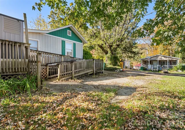 Photo 4 of Single family home for sale at 131 Central Ave, Swannanoa, NC 28778 | MLS# 4436725 | Listing updated on 2026-10-26