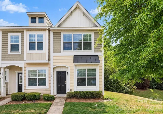 Photo 1 of Townhouse for sale at 13504 Calloway Glen Dr, Charlotte, NC 28273 | MLS# 4436737 | Listing updated on 2026-10-26