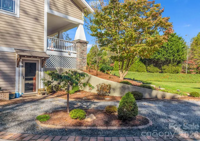 Photo 2 of Single family home for sale at 376 Scarlet Tanager Ct, Arden, NC 28704 | MLS# 4436743 | Listing updated on 2026-10-29