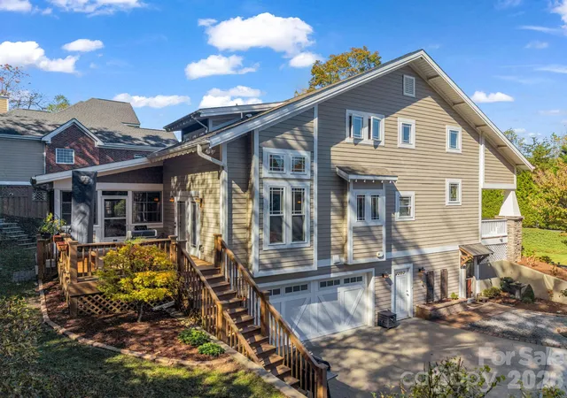 Photo 4 of Single family home for sale at 376 Scarlet Tanager Ct, Arden, NC 28704 | MLS# 4436743 | Listing updated on 2026-10-29