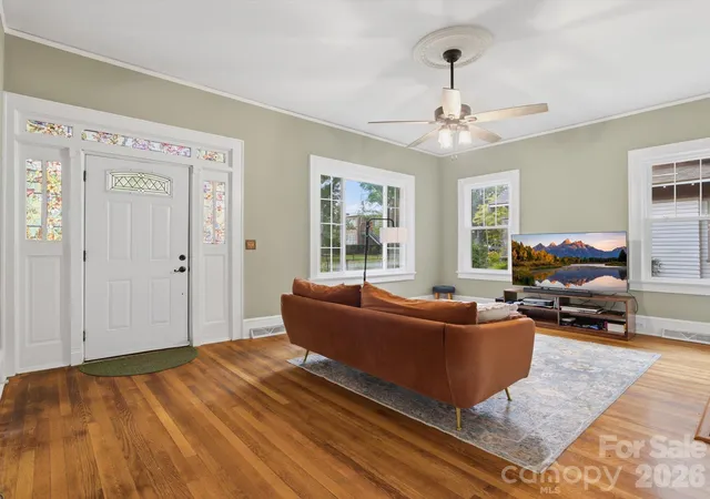Photo 2 of Single family home for sale at 707 York St, Gastonia, NC 28052 | MLS# 4436752 | Listing updated on 2026-10-28