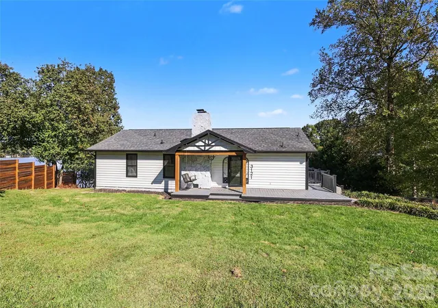 Photo 1 of Single family home for sale at 3121 Lakeside Cir, Belmont, NC 28012 | MLS# 4436781 | Listing updated on 2026-10-28