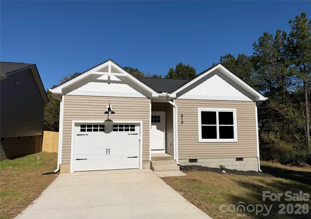 Single family home for sale at 610 E Robinson St, Dallas, NC 28034 | MLS# 4436787