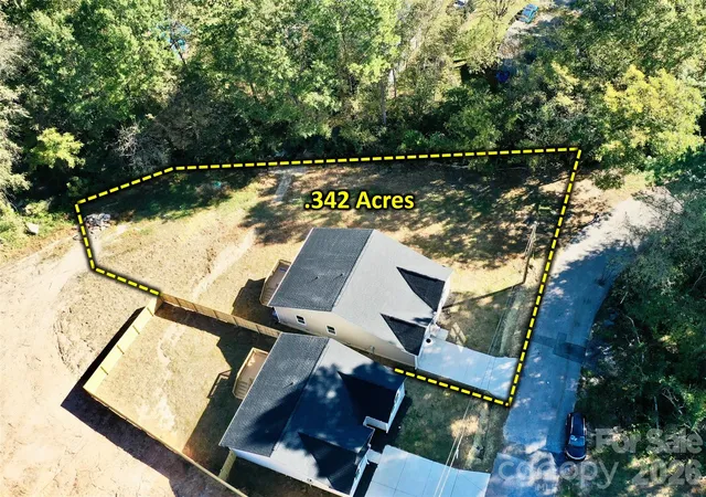Photo 2 of Single family home for sale at 610 E Robinson St, Dallas, NC 28034 | MLS# 4436787 | Listing updated on 2026-10-27