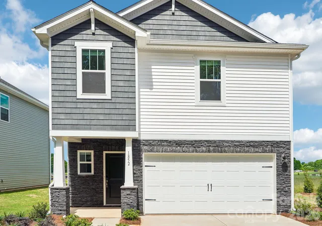 Photo 1 of Single family home for sale at 2621 Celestial Dr, Newton, NC 28658 | MLS# 4436789 | Listing updated on 2026-10-27
