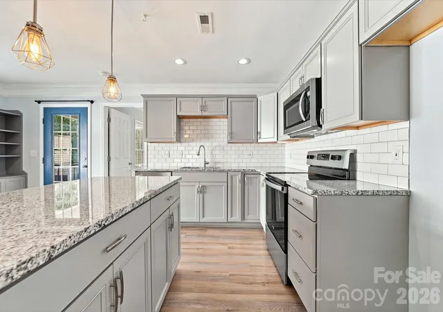 Photo 3 of Single family home for sale at 772 Log Cabin Dr, Gastonia, NC 28054 | MLS# 4436794 | Listing updated on 2026-10-30