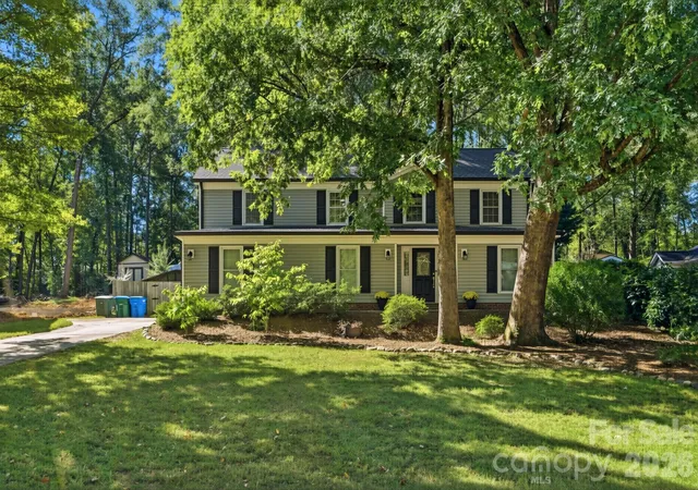 Photo 1 of Single family home for sale at 834 Winter Wood Dr, Matthews, NC 28105 | MLS# 4436801 | Listing updated on 2026-10-23