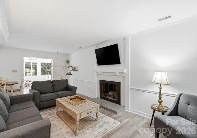 Photo 4 of Single family home for sale at 834 Winter Wood Dr, Matthews, NC 28105 | MLS# 4436801 | Listing updated on 2026-10-23