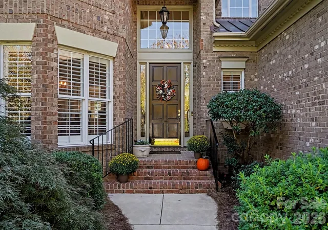Photo 1 of Single family home for sale at 5637 Fairway View Dr, Charlotte, NC 28277 | MLS# 4436815 | Listing updated on 2026-10-29