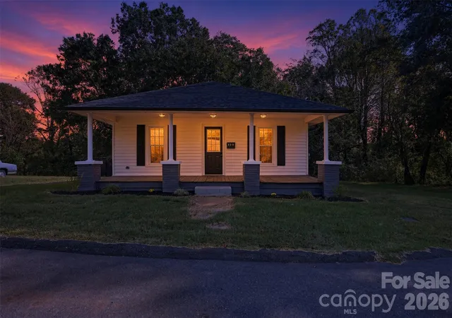 Photo 1 of Single family home for sale at 333 Derby Ave, Newton, NC 28658 | MLS# 4436819 | Listing updated on 2026-10-24