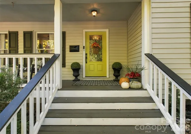 Photo 3 of Single family home for sale at 4131 Koala Cir, Fort Mill, SC 29708 | MLS# 4436836 | Listing updated on 2026-10-27