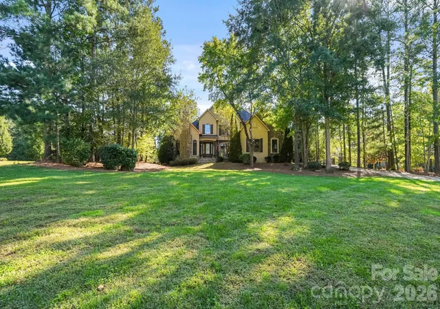 Single family home for sale at 2073 Sugar Pond Ct, Fort Mill, SC 29715 | MLS# 4436840