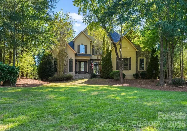 Photo 1 of Single family home for sale at 2073 Sugar Pond Ct, Fort Mill, SC 29715 | MLS# 4436840 | Listing updated on 2026-10-29