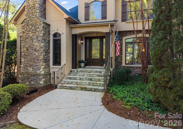 Photo 2 of Single family home for sale at 2073 Sugar Pond Ct, Fort Mill, SC 29715 | MLS# 4436840 | Listing updated on 2026-10-29