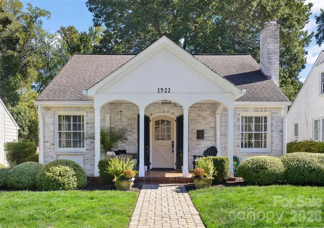Photo 1 of Single family home for sale at 1922 Club Rd, Charlotte, NC 28205 | MLS# 4436847 | Listing updated on 2026-10-28