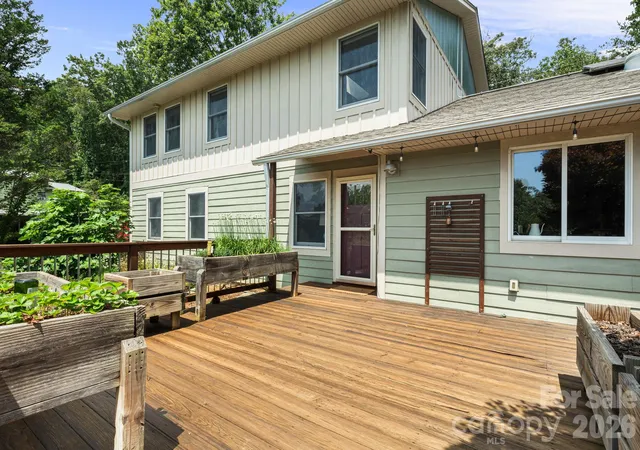 Single family home for sale at 414 Old Haw Crk Rd, Asheville, NC 28805 | MLS# 4436855