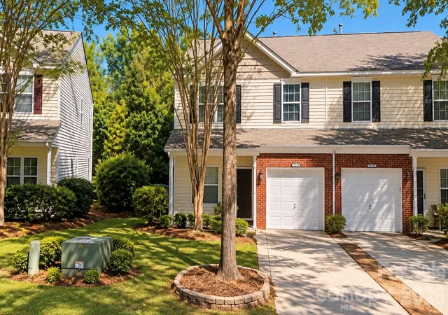 Photo 2 of Townhouse for sale at 14254 Tamarack Dr, Charlotte, NC 28278 | MLS# 4436874 | Listing updated on 2026-10-31