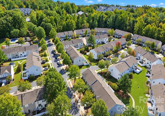 Photo 4 of Townhouse for sale at 14254 Tamarack Dr, Charlotte, NC 28278 | MLS# 4436874 | Listing updated on 2026-10-31
