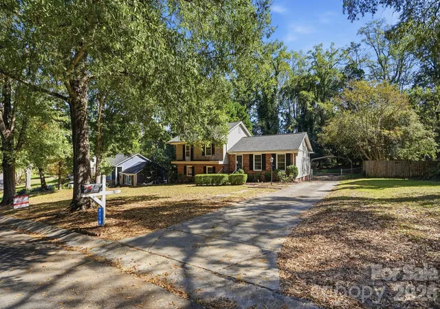 Single family home for sale at 8118 Cliffside Dr, Charlotte, NC 28270 | MLS# 4436889