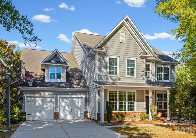 Photo 1 of Single family home for sale at 1677 Fairntosh Dr, Fort Mill, SC 29715 | MLS# 4436893 | Listing updated on 2026-10-26