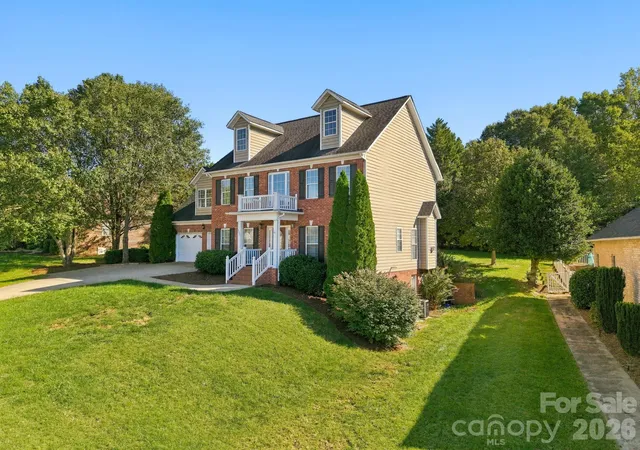 Photo 1 of Single family home for sale at 5045 Old River Dr, Hickory, NC 28602 | MLS# 4436894 | Listing updated on 2026-10-23