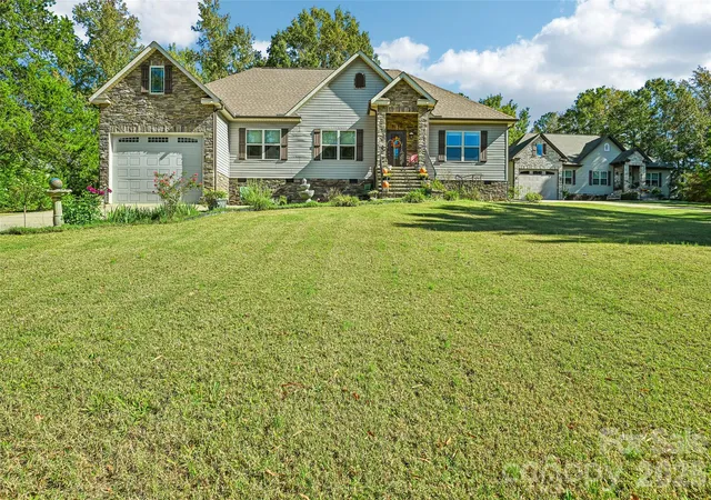 Single family home for sale at 539 Old Ml Rd, Campobello, SC 29322 | MLS# 4436906