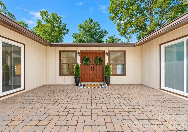 Photo 1 of Sale Pending at 4024 Wandering Ln, Hickory, NC 28601 | MLS# 4436910 | Listing updated on 2026-10-27