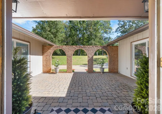 Photo 1 of Sale Pending at 4024 Wandering Ln, Hickory, NC 28601 | MLS# 4436910 | Listing updated on 2026-10-27