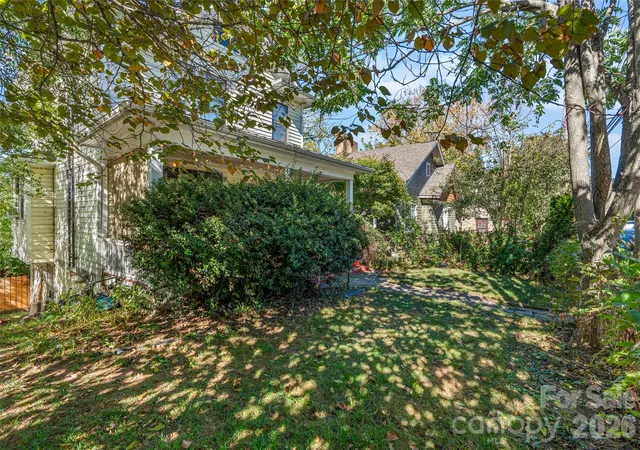 Photo 4 of Single family home for sale at 77 Cherry St, Asheville, NC 28801 | MLS# 4436914 | Listing updated on 2026-10-28