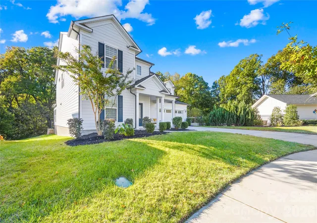 Photo 2 of Single family home for sale at 1004 Dorsey Dr, Fort Mill, SC 29715 | MLS# 4436939 | Listing updated on 2026-10-26