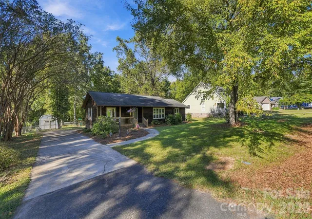 Photo 2 of Single family home for sale at 200 Education Ln, York, SC 29745 | MLS# 4436959 | Listing updated on 2026-10-24